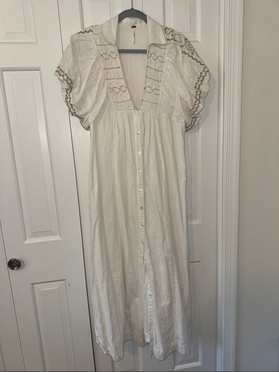 Free People Dresses & Skirts - Free People ~ Ivory Button-Front Maxi Dress with Embroidered Puff Sleeves